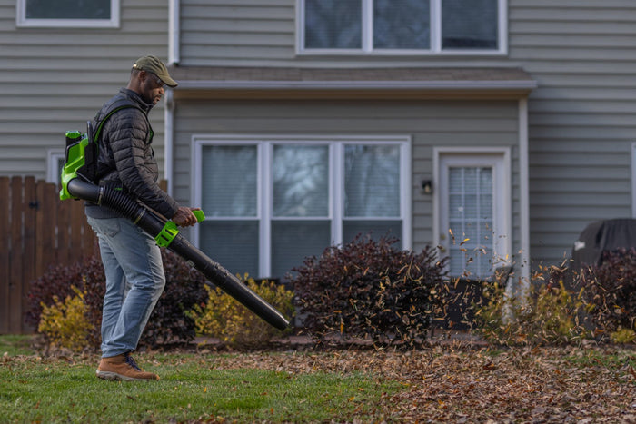 CFM vs. MPH for Leaf Blowers: What's the Difference?