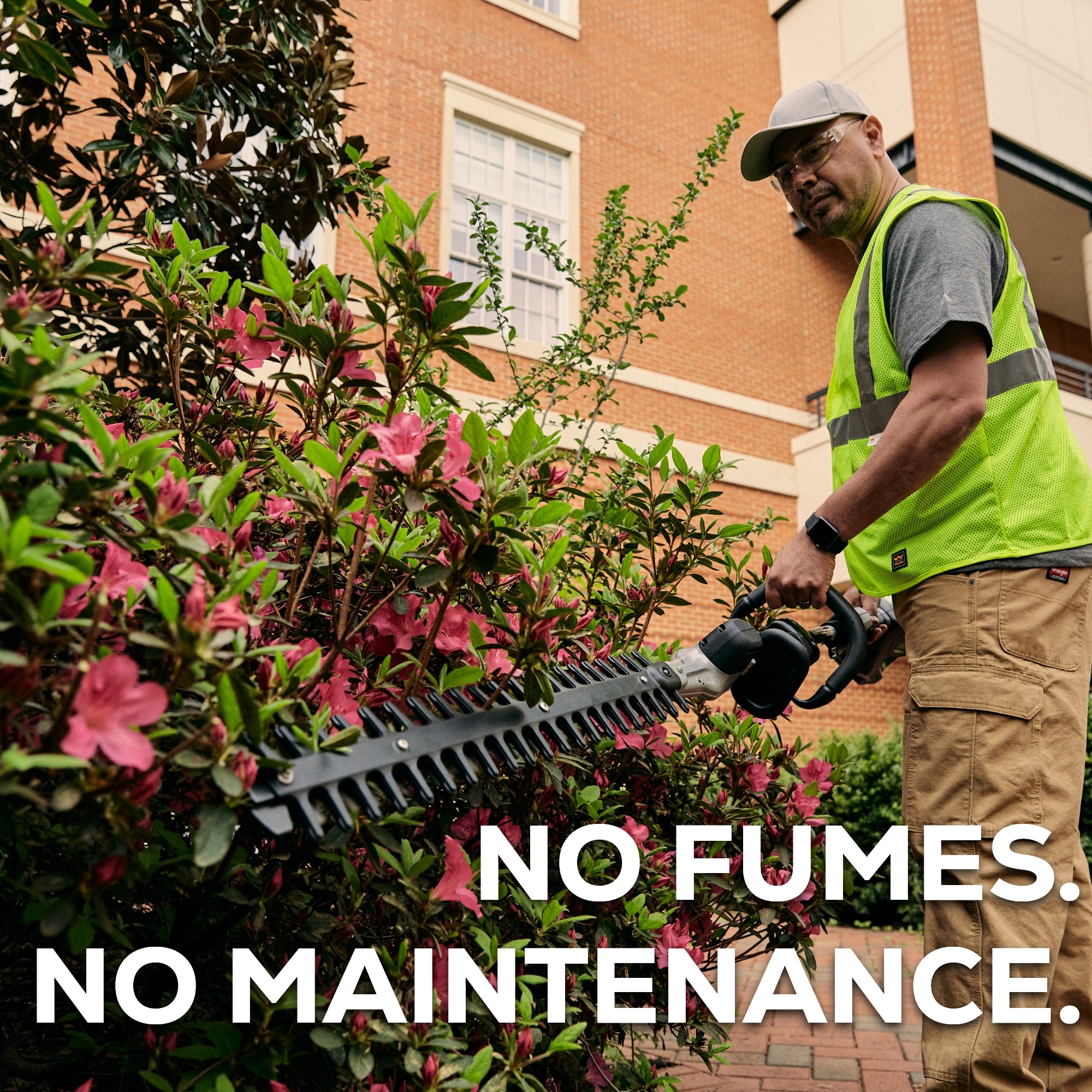82V Cordless Battery Pole Hedge Trimmer: 2.5 Ah Battery and Dual-Port Charger